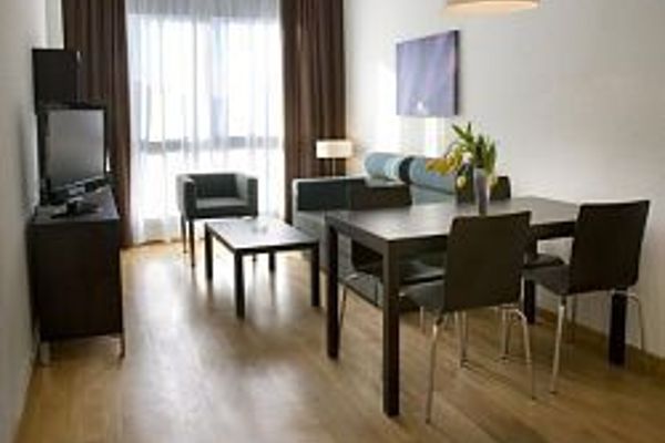 Hotel Compostela Suites Apartamentos (Madrid)